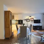 Snow Life House Апартаменти *