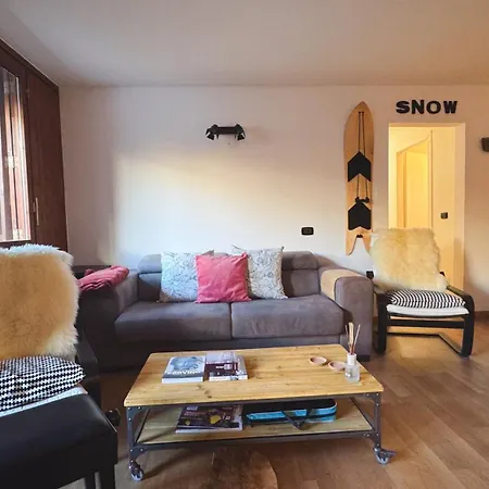 Snow Life House דירה